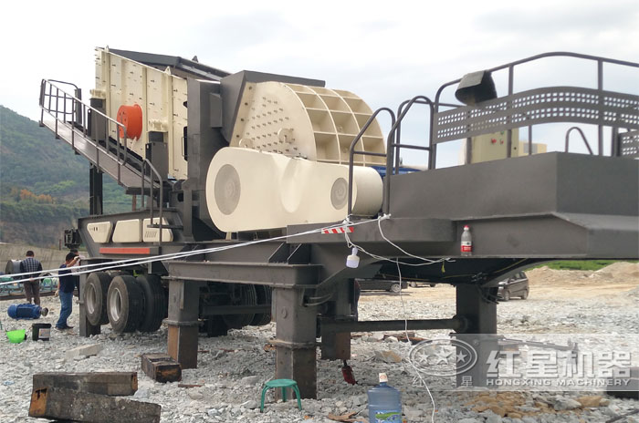 移動(dòng)錘式混凝土粉碎機(jī) 移動(dòng)錘式混凝土粉碎機(jī)