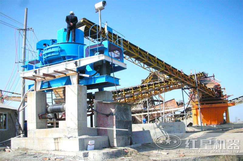 制砂機(jī)工作現(xiàn)場 制砂機(jī)工作現(xiàn)場