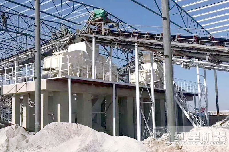 反擊式破碎機生產現(xiàn)場實拍