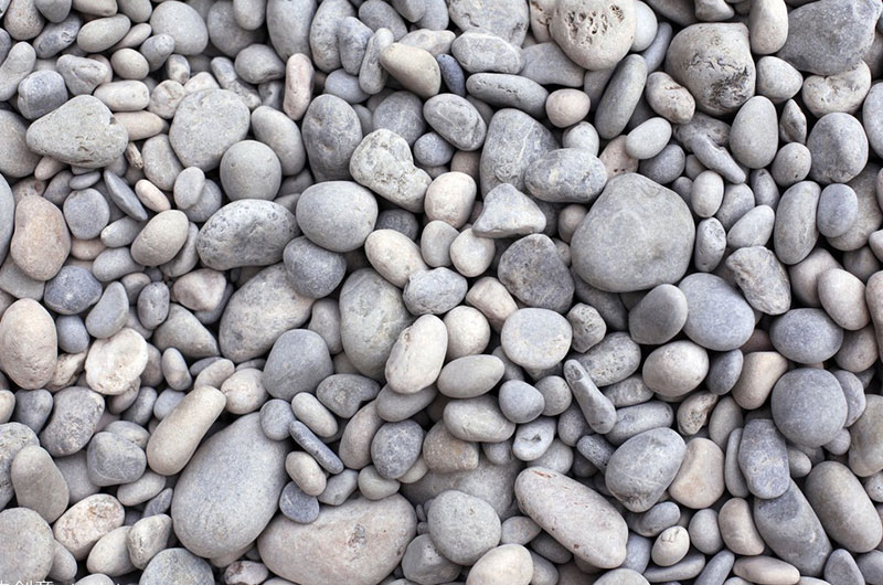 沖擊破能破卵石嗎？1小時產(chǎn)量多少噸？